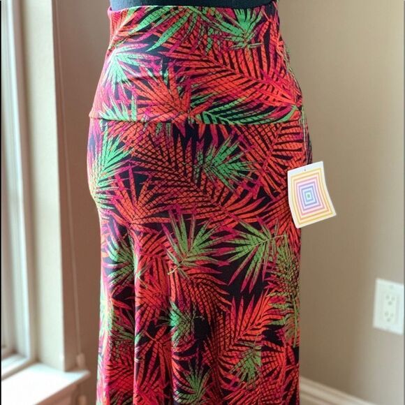 LuLaRoe‎ Maxi Skirt Leaf Print - Picture 3 of 8